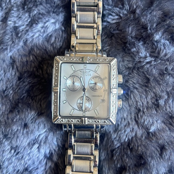 Watch - Picture 2 of 3